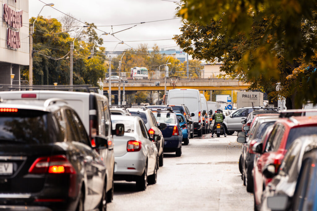București, prima zi de școală: Primăria trimite polițiștii în intersecții și îi roagă pe părinți să plece din timp de acasă