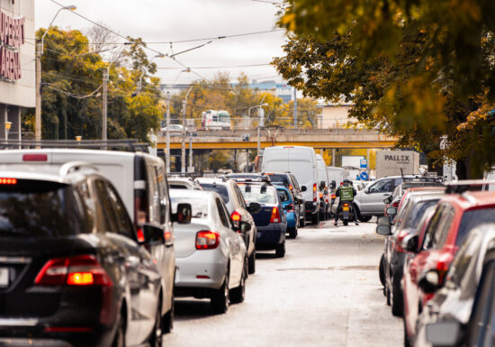 București, prima zi de școală: Primăria trimite polițiștii în intersecții și îi roagă pe părinți să plece din timp de acasă