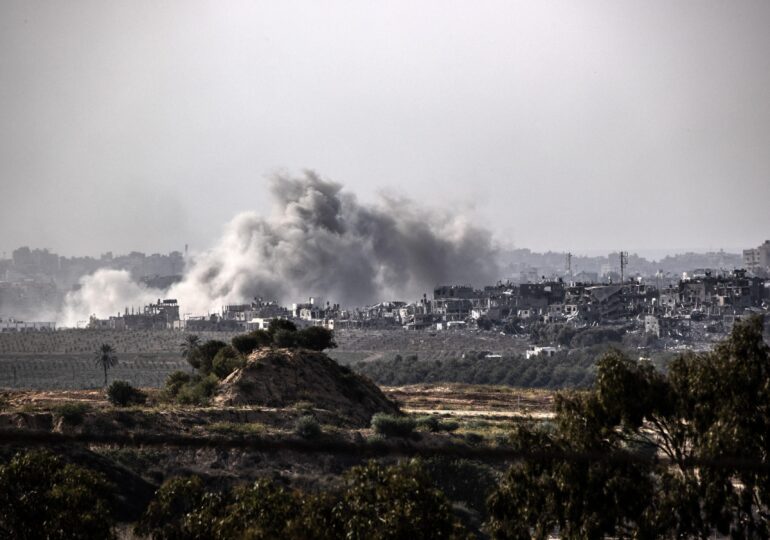 Israelul, acuzat de crimă de război, cu o armă incendiară interzisă. Hamas spune că va elibera ostatici străini