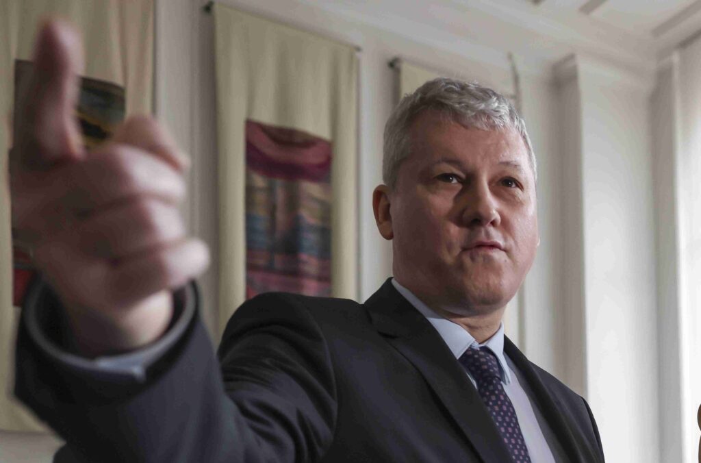 Cătălin Predoiu cere instalarea rapidă a unui guvern Veștea, cu un citat din Corneliu Coposu. „În Opoziție putem merge și peste un an”