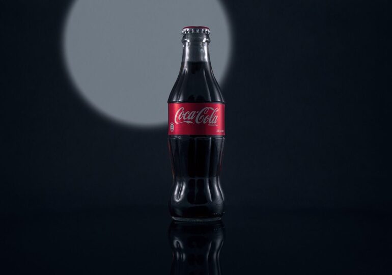Sticlele de Coca-Cola ar putea fi interzise în Uniunea Europeană <span style="color:#990000;">SONDAJ</span>