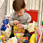 Supermarketurile, obligate prin lege să aibă case speciale, fără sucuri și dulciuri