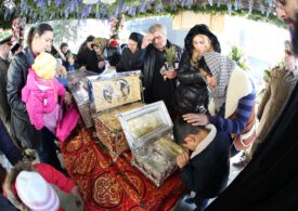 Record la pelerinajul de Sfânta Parascheva în Iași: 65.000 de oameni stau la rând, timpul de așteptare depășește 25 de ore