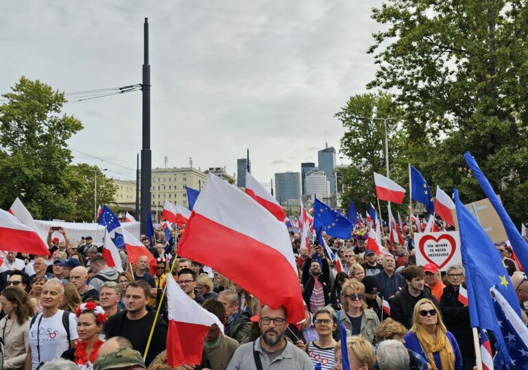 Sute de mii de oameni la un miting al Opoziției în Polonia. Tusk: Se apropie marea schimbare (Video)