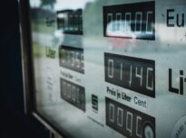 Criza carburanților. Ce state europene au redus taxele și cu cât. Ce alte măsuri au luat pentru a-și proteja cetățenii