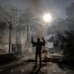 Orientul Mijlociu e cuprins de proteste după explozia de la spitalul din Gaza: Hezbollah anunță „ziua mâniei”, asediu la ambasada SUA de la Beirut (Video)