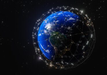 Milioane de antene pe o unghie. Tehnologia UE care va face sateliții mult mai eficienți energetic