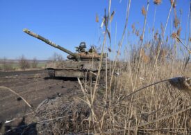 Momentul în care cel mai modern tanc al Rusiei sare în aer pe front: Rachetă sau obuz cu uraniu sărăcit? (Video)