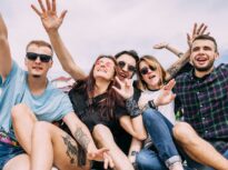 Aproape 60% dintre tinerii români cred că UE ar trebui să preia din atribuțiile de apărare. Vârstnicii sunt mult mai reticenți