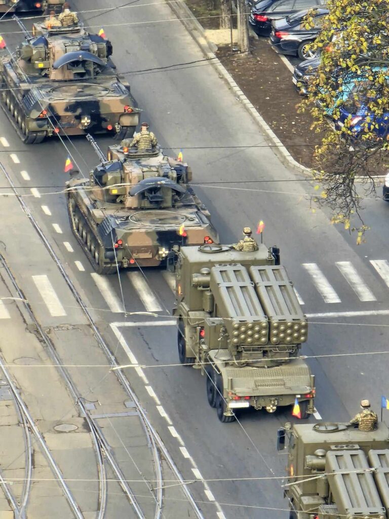 vehicule militare parada București
