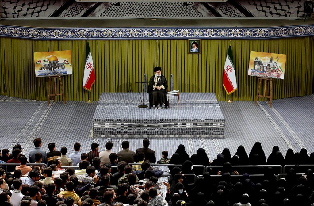 Atacuri SUA-Israel în Iran, LIVE Liderul suprem a murit. Noi atacuri masive la Tel Aviv, Teheran și asupra bazelor americane din regiune. Alertă în Europa. Trump: „Totul merge foarte bine”