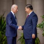 De la uimire la consternare: Reacția echipei lui Biden după ce președintele SUA l-a numit din nou ”dictator” pe Xi (Video)
