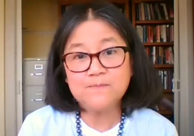 Bunicuța vietnameză care se luptă cu dezinformarea pe YouTube: A fost hărțuită și amenințată pentru că îl critică pe Trump