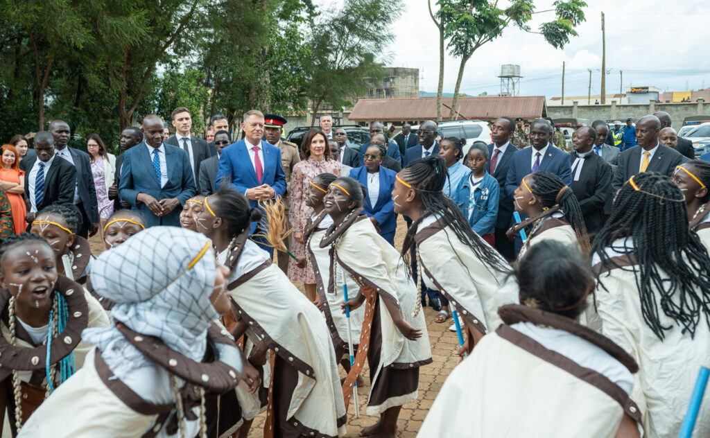 Iohannis-Carmen-dans-fete