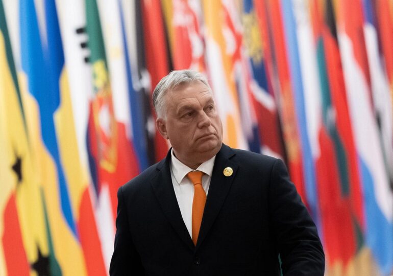 Cine a propus soluția ca Viktor Orbán să plece din sală, făcând astfel posibilă decizia de deschidere a negocierilor de aderare cu Ucraina și Moldova