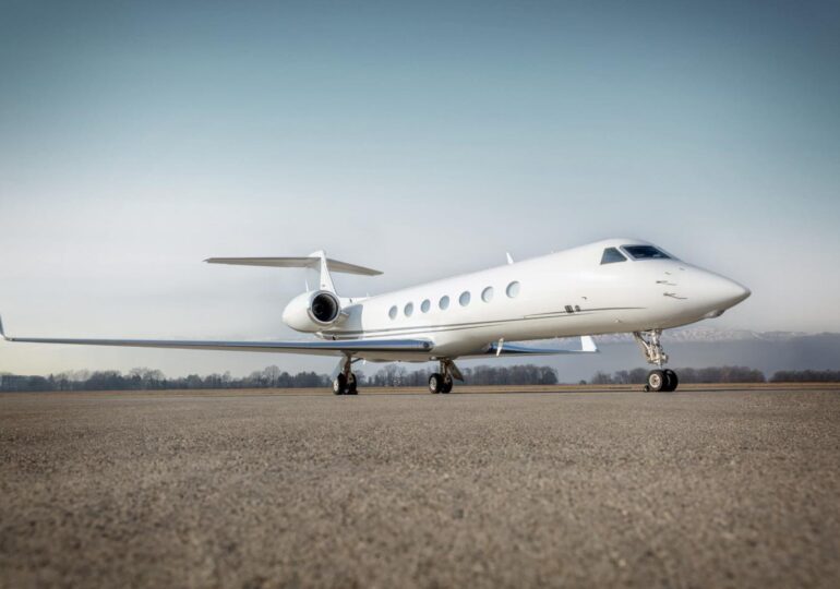 Cum arată avionul care îl va duce pe Klaus Iohannis în turneul din Africa. Are chiar și duș (Foto)