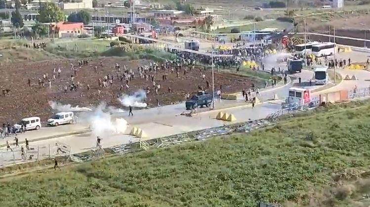 Turcia: Manifestație pro-palestiniană în apropierea unei baze militare cu trupe americane. S-a intervenit cu tunuri cu apă (Video)
