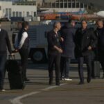 Naționala României a revenit în țară după calificarea la EURO 2024: Burleanu „a furat show-ul” la aeroport