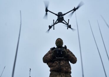 Ucraina își schimbă rolul: De la primitor de arme la furnizor de expertiză militară
