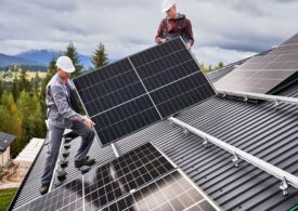 Sisteme fotovoltaice off-grid versus on-grid: Care este cea mai bună alegere