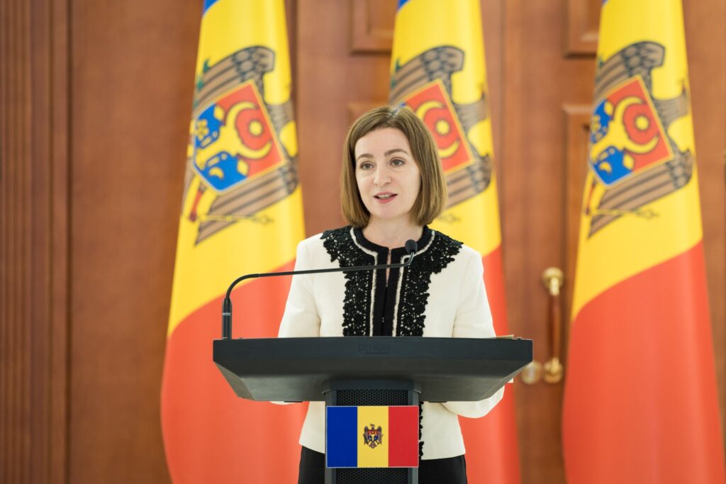 Nicușor Dan merge marți în vizită oficială la Chișinău