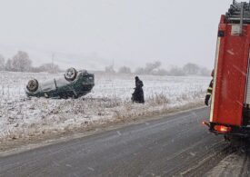 Iarnă peste România. Zăpada pe numeroase șosele, mașini blocate, copaci doborâți, localități fără apă și curent. Două județe sub cod roșu (Foto & Video)