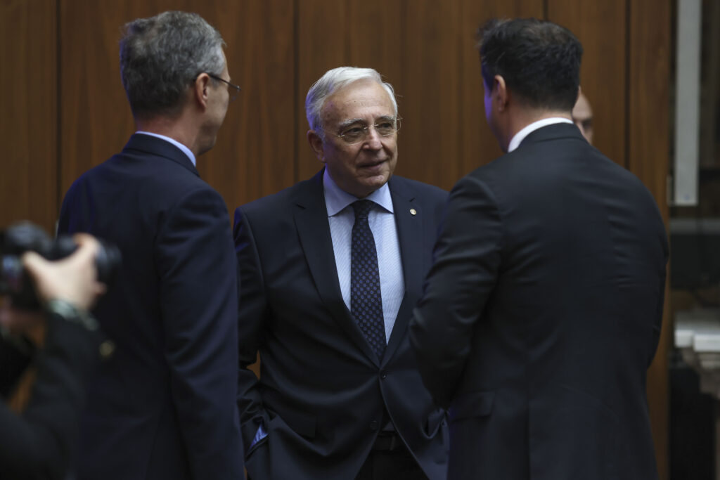 Când ar putea România să intre în zona euro? Isărescu: Discutăm în 5 ani