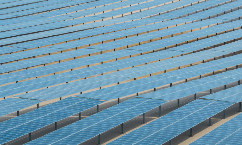 A fost inaugurat cel mai mare parc fotovoltaic unitar din lume