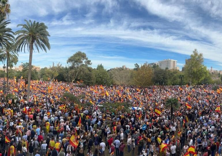Manifestații uriașe în toată Spania împotriva premierului și a amnistiei pentru separatiștii catalani (Foto & Video)