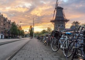 Amsterdam introduce o limită de viteză de 30 km/h pe majoritatea străzilor din oraș