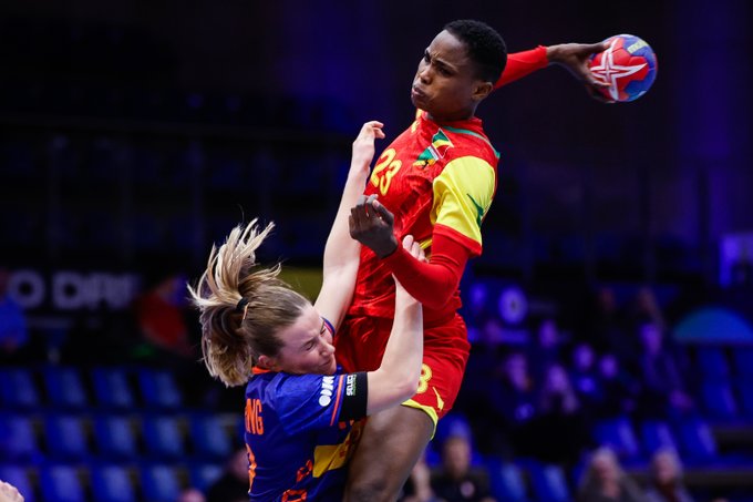 Primele opt echipe calificate în grupele principale la Campionatul Mondial de handbal feminin