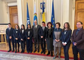 Liceenii Laude-Reut, câștigători ai concursului de eseuri organizat de Curtea Constituțională, de Ziua Constituției României