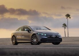 Mercedes face mașini autonome cu lumini turcoaz (Galerie foto)