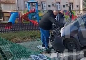 A încurcat pedalele și a provocat un accident în curtea Spitalului de Boli Infecțioase Timișoara (Video)