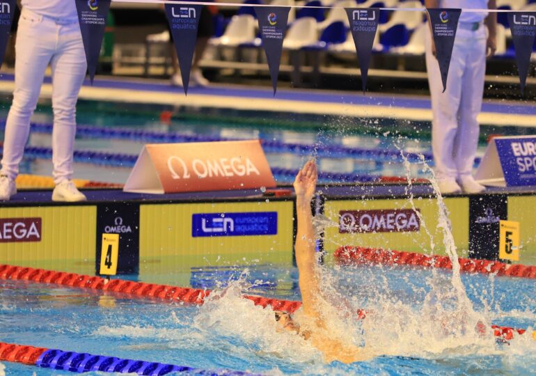 Andrei Ungur câștigă medalia de bronz în proba de 100 m spate la Campionatul European de înot
