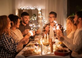 Organizarea unei cine festive în familie: 5 secrete pentru o seară reușită