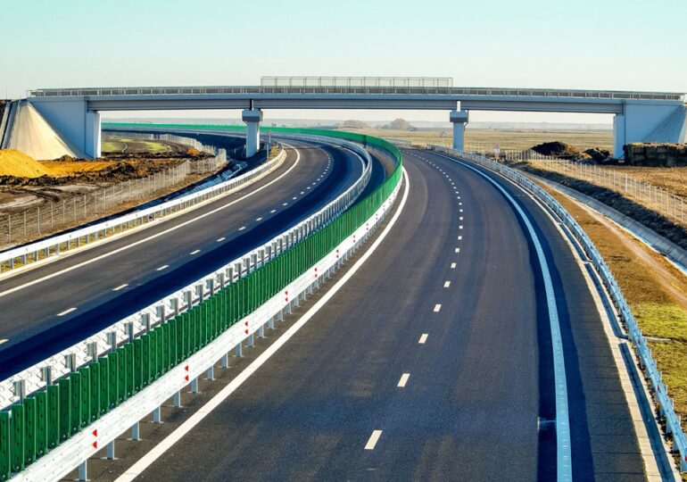 Grindeanu promite că în 2024 vom putea circula de la Craiova la Constanța doar pe drum expres și autostradă