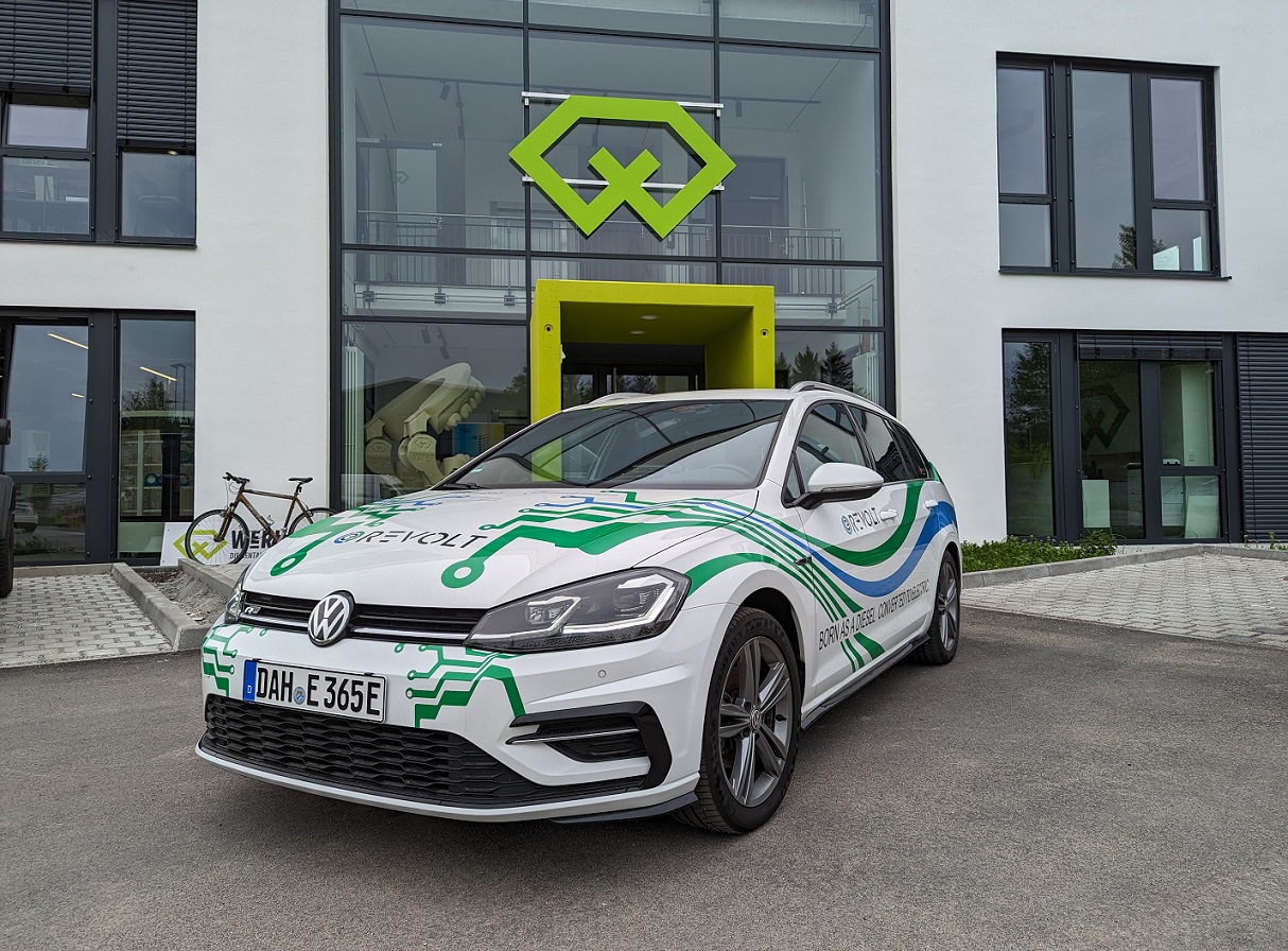 A German company turns ordinary cars into electric vehicles in just 8 hours