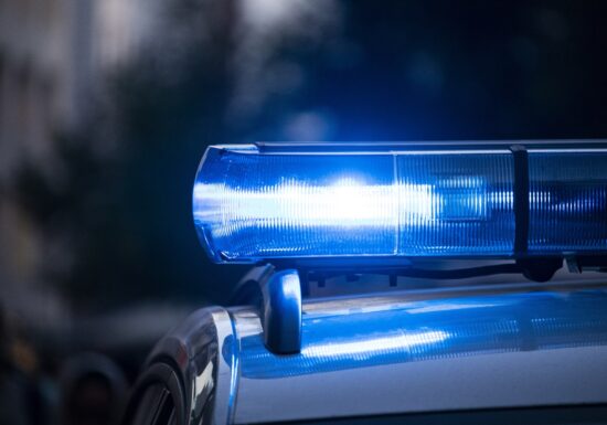 Un băiat de 15 ani a fost găsit spânzurat de creanga unui copac în Sectorul 5
