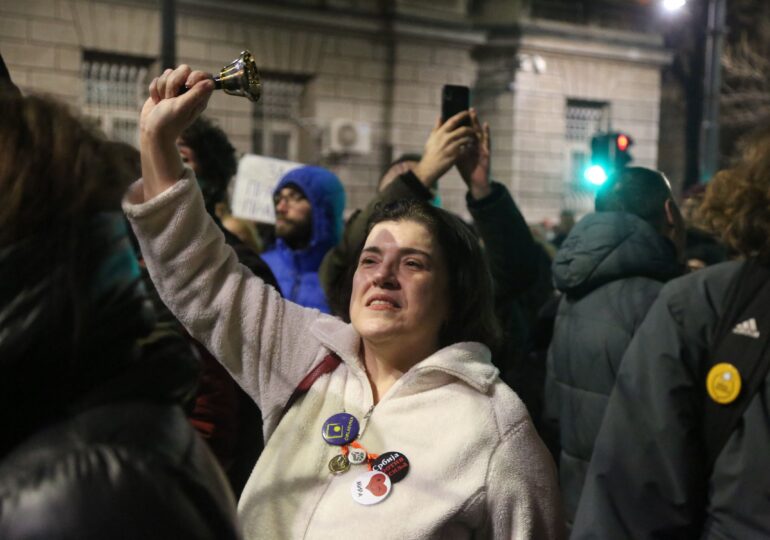 Un nou Maidan? Protestatarii care acuză fraude la alegerile din Serbia au încercat să pătrundă cu forța în primăria Belgradului (Video). Șefa Opoziției, în greva foamei. Reacția Moscovei