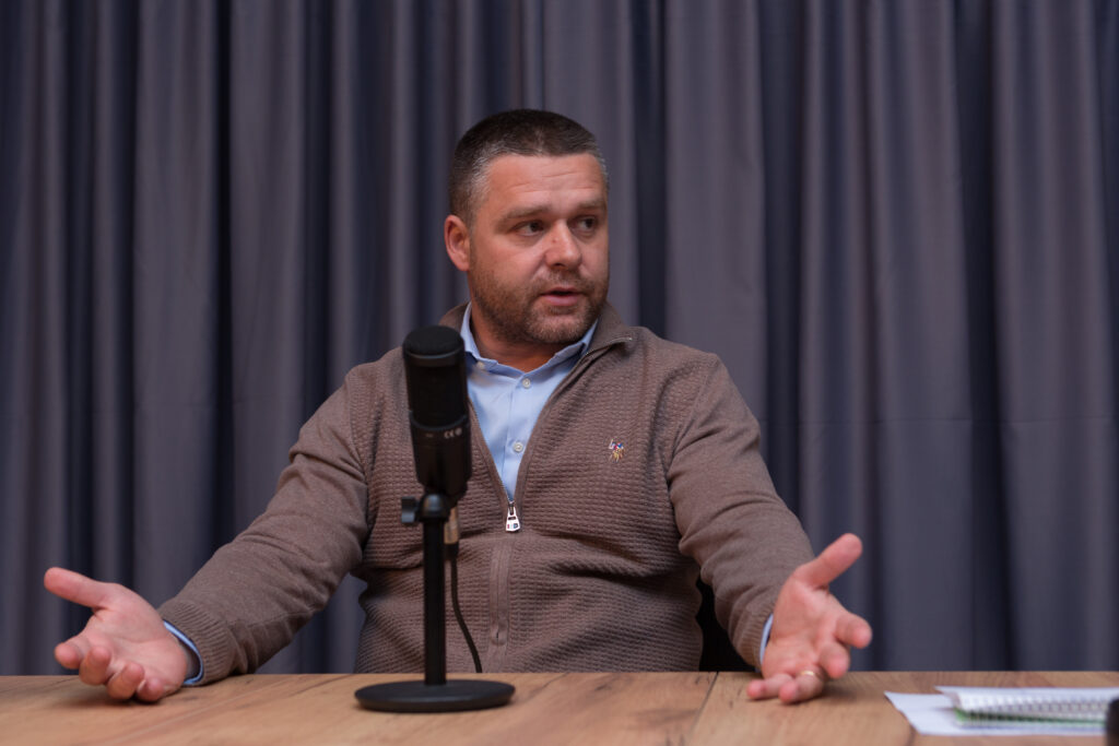 Politico: Bucureștiul respinge extrema dreaptă. Ajutor pentru Bolojan
