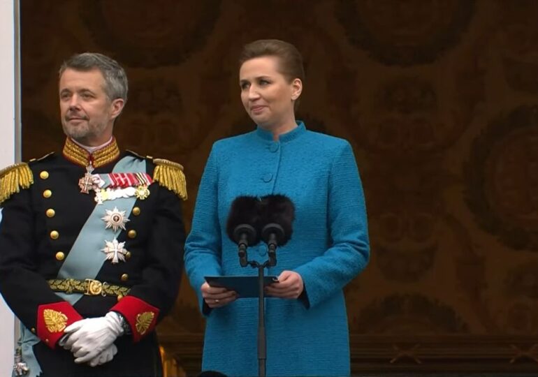Frederik al X-lea a devenit regele Danemarcei. Regina Margrethe împlinea azi 52 de ani de domnie (Video)