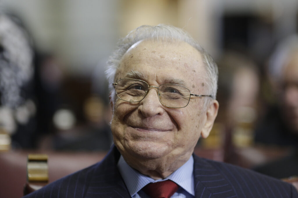 Noi detalii despre starea de sănătate a lui Ion Iliescu, internat la Terapie Intensivă