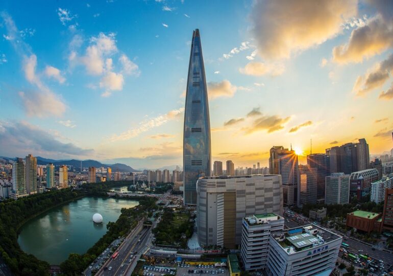 Coreea de Sud va construi cea mai mare unitate de producție de cipuri din lume