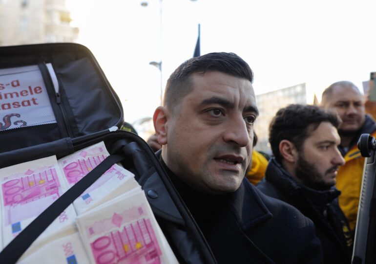 George Simion: 500.000 de bugetari trebuie să plece!