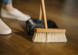 Vrei să faci curățenie generală în locuință, dar timpul nu îți permite? Iată o soluție avantajoasă la care poți apela!