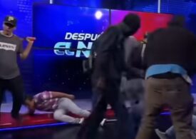 Mai mulți bărbați înarmați au dat buzna în direct în platoul unei televiziuni publice din Ecuador și au luat ostatici (Video)