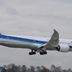 Un Boeing 737-800 s-a întors din drum după ce s-a descoperit o fisură la fereastra cabinei