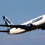 Un pasager s-a tăiat cu lama, într-un avion care a aterizat pe Otopeni. TAROM face plângere penală, la bord era și Arafat