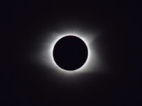 De unde poți vedea eclipsa totală de Soare din 12 august. Cinci locuri spectaculoase pentru a surprinde fenomenul rar